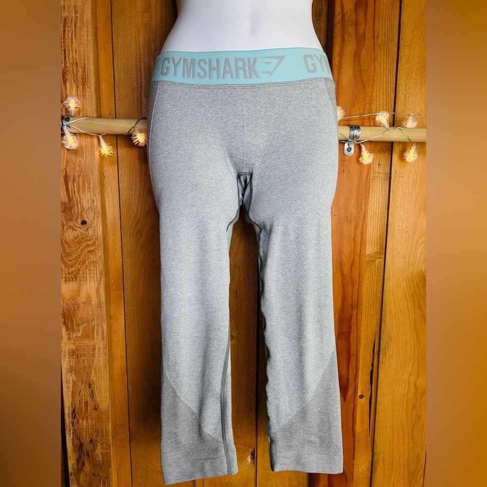 Gymshark Flex Booty Lifting Mid Rise Capri Leggings small